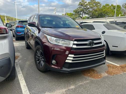 Ooh La La Rouge Mica 2019 Toyota Highlander XLE