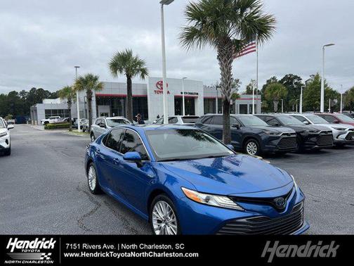 2020 Toyota Camry Hybrid XLE