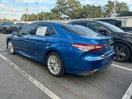 2020 Toyota Camry Hybrid XLE