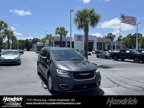 2022 Chrysler Pacifica Touring L
