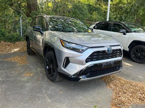2022 Toyota RAV4 Hybrid SE