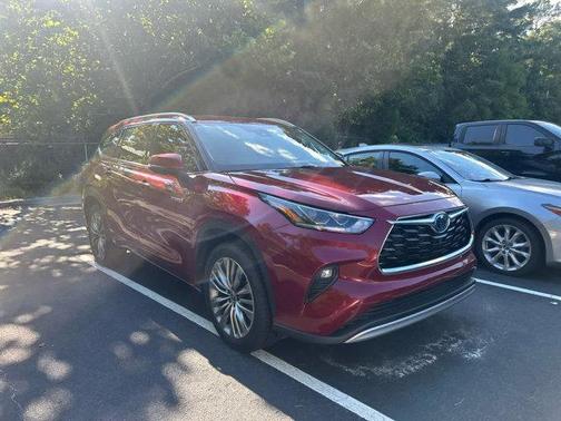 2021 Toyota Highlander Hybrid Platinum