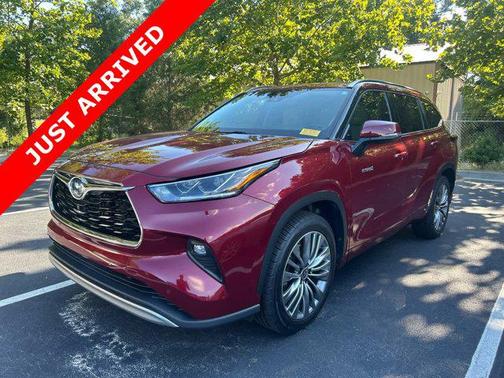 2021 Toyota Highlander Hybrid Platinum