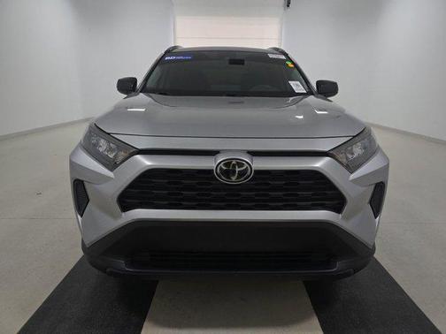 Silver Sky Metallic 2019 Toyota RAV4 LE
