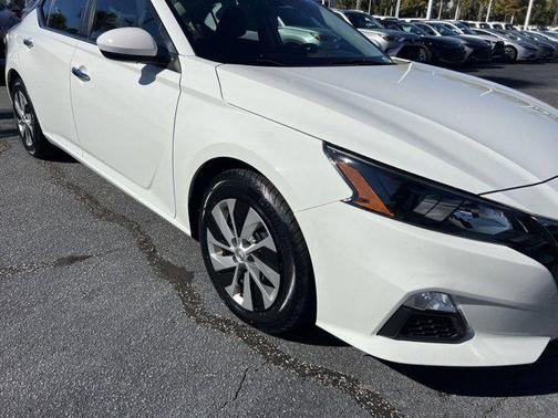 2022 Nissan Altima S FWD