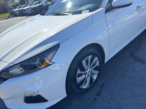 2022 Nissan Altima S FWD