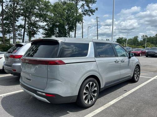 2023 Kia Carnival EX