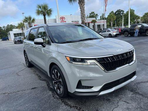 2023 Kia Carnival EX