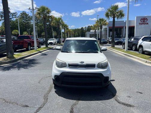 Clear White 2017 Kia Soul Base