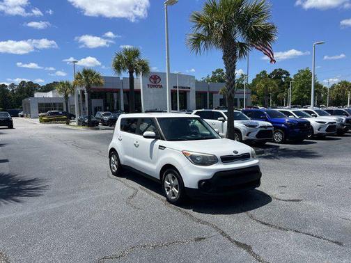 Clear White 2017 Kia Soul Base