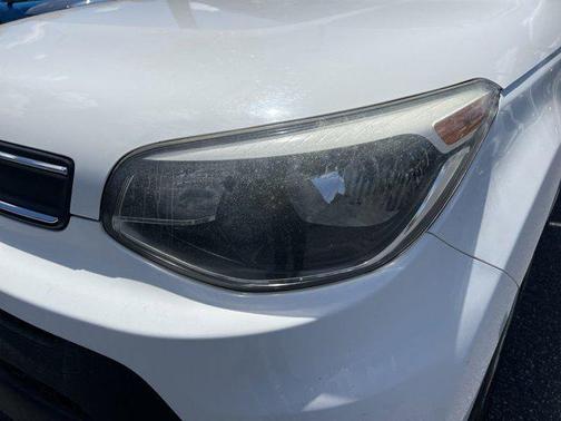 Clear White 2017 Kia Soul Base