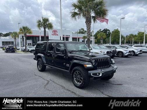 Black Clearcoat 2020 Jeep Gladiator North Edition 4x4