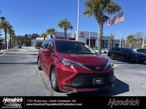 2021 Toyota Sienna LE