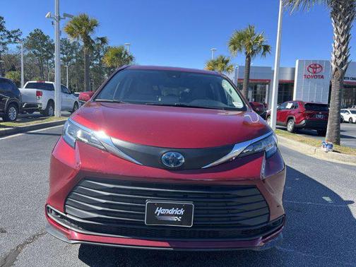 2021 Toyota Sienna LE