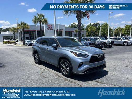 Moon Dust 2023 Toyota Highlander XLE