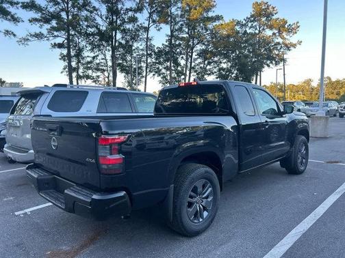 2025 Nissan Frontier SV
