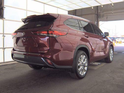 2022 Toyota Highlander Limited