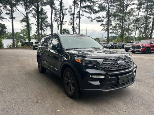Agate Black Metallic 2023 Ford Explorer XLT