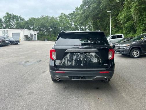 Agate Black Metallic 2023 Ford Explorer XLT