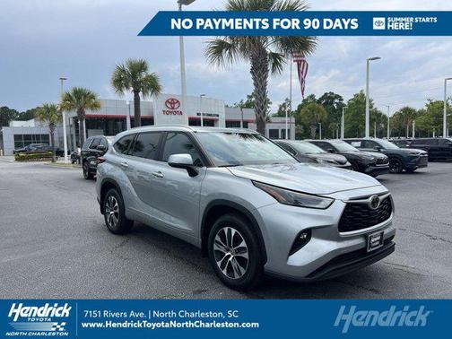 Celestial Silver Metallic 2023 Toyota Highlander XLE