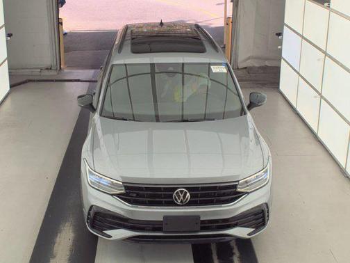 2022 Volkswagen Tiguan 2.0T SE R-Line Black 4MOTION