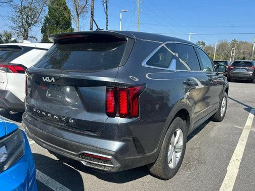 2023 Kia Sorento LX