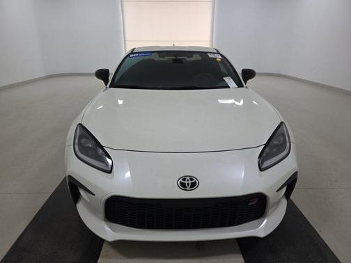 Halo 2023 Toyota GR86 Base