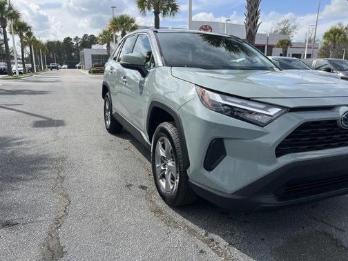 2023 Toyota RAV4 Hybrid XLE