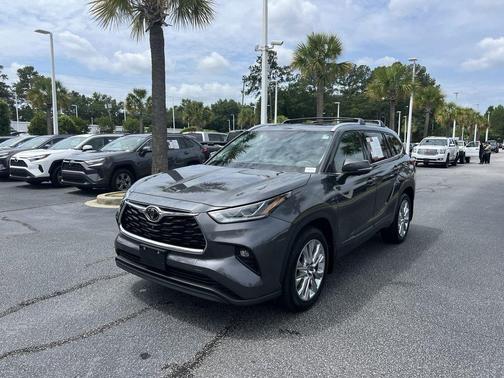 Magnetic Gray Metallic 2023 Toyota Highlander Limited