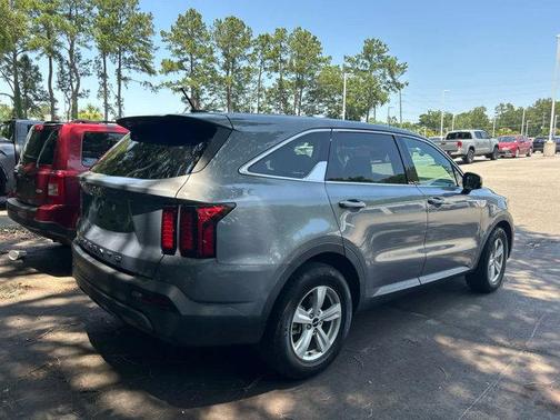 2022 Kia Sorento LX