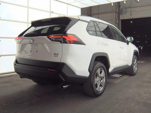 Ice Cap 2025 Toyota RAV4 XLE