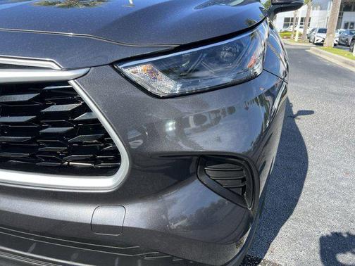 2022 Toyota Highlander L