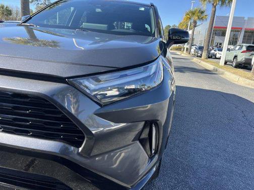 2023 Toyota RAV4 Hybrid SE