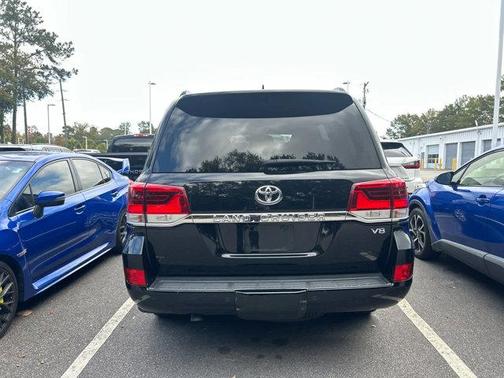 2019 Toyota Land Cruiser Base