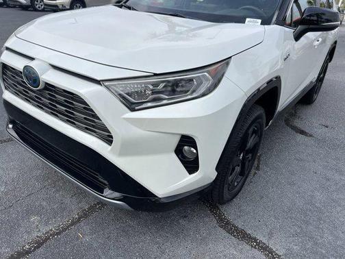 2019 Toyota RAV4 Hybrid SE