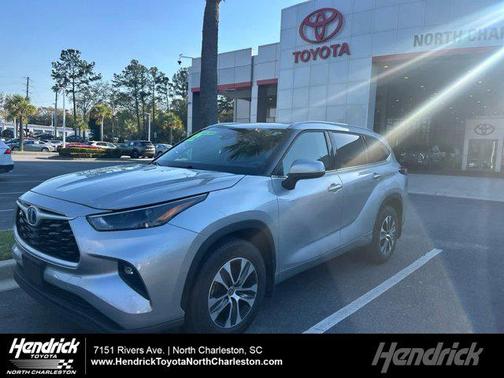 2022 Toyota Highlander Hybrid XLE