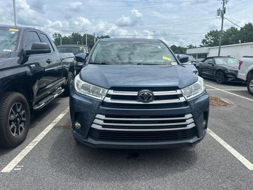 Shoreline Blue Pearl 2019 Toyota Highlander LE Plus