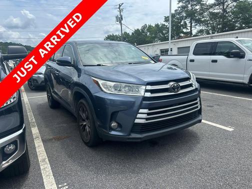 Shoreline Blue Pearl 2019 Toyota Highlander LE Plus