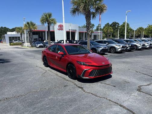 Supersonic Red 2025 Toyota Camry SE