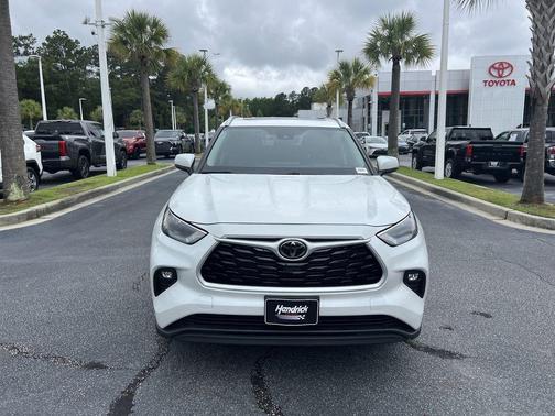 Wind Chill Pearl 2024 Toyota Highlander XLE