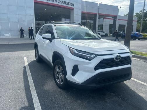 Ice Cap 2023 Toyota RAV4 XLE