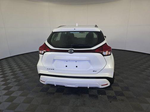 2022 Nissan Kicks SV