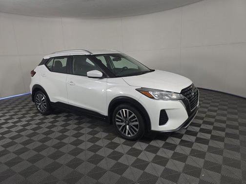 2022 Nissan Kicks SV