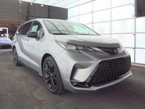 2022 Toyota Sienna XSE 7 Passenger