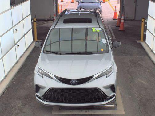 2022 Toyota Sienna XSE 7 Passenger