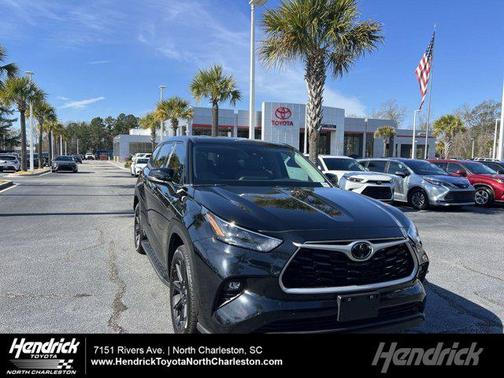 2022 Toyota Highlander LE