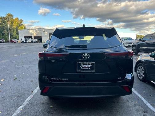 2024 Toyota Highlander LE