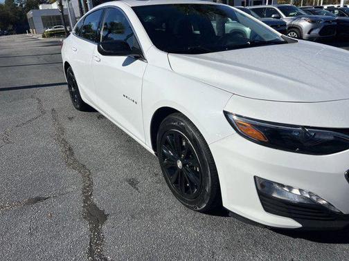 2022 Chevrolet Malibu FWD LT