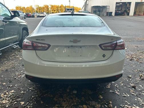 2022 Chevrolet Malibu FWD LT