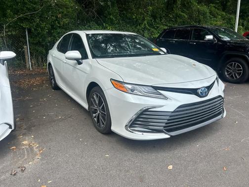 Wind Chill Pearl 2024 Toyota Camry Hybrid XLE